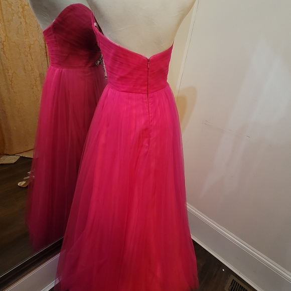 Prom special occasion gown - Picture 3 of 9